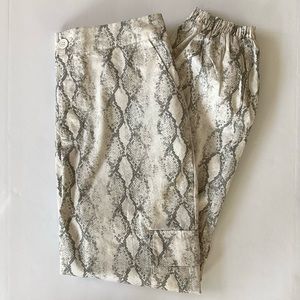 Forever 21 Snakeskin  Cargo Joggers Size Large NWT